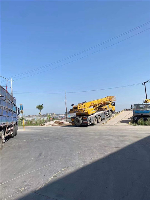 庐江县25吨吊车的租赁价格大概是多少？